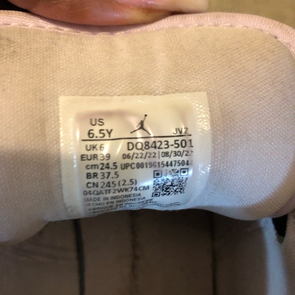 Jordan’s purple white and black gently used - Picture 5 of 5